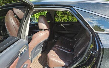Lexus RX IV рестайлинг, 2020 год, 4 700 000 рублей, 8 фотография