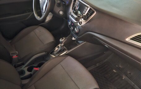 Hyundai Solaris II рестайлинг, 2021 год, 999 000 рублей, 6 фотография