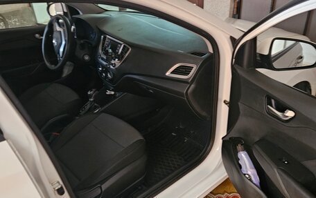 Hyundai Solaris II рестайлинг, 2021 год, 999 000 рублей, 7 фотография