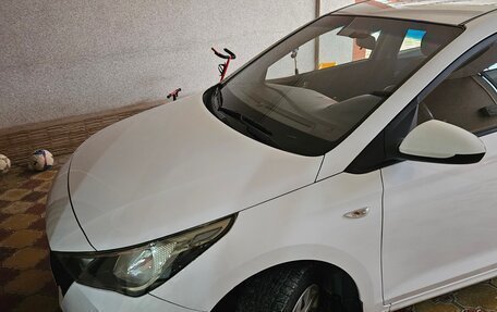Hyundai Solaris II рестайлинг, 2021 год, 999 000 рублей, 3 фотография