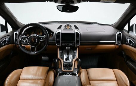 Porsche Cayenne III, 2016 год, 8 290 000 рублей, 26 фотография