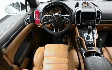 Porsche Cayenne III, 2016 год, 8 290 000 рублей, 27 фотография