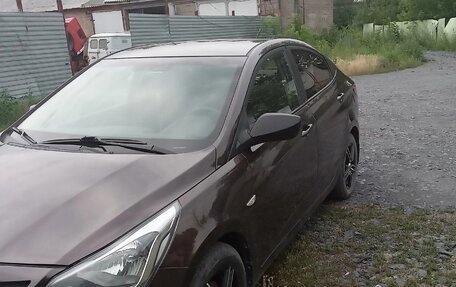 Hyundai Solaris II рестайлинг, 2015 год, 880 000 рублей, 3 фотография