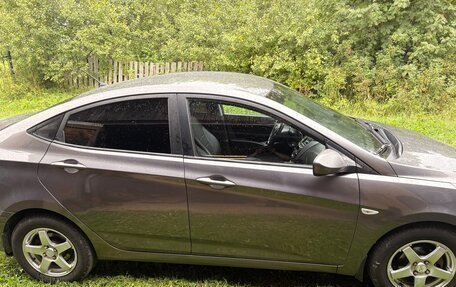 Hyundai Solaris II рестайлинг, 2014 год, 815 000 рублей, 1 фотография