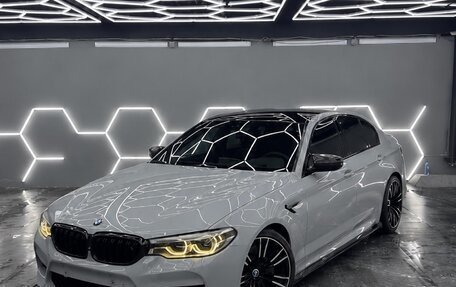 BMW 5 серия, 2019 год, 4 700 000 рублей, 2 фотография