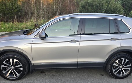 Volkswagen Tiguan II, 2019 год, 2 750 000 рублей, 2 фотография