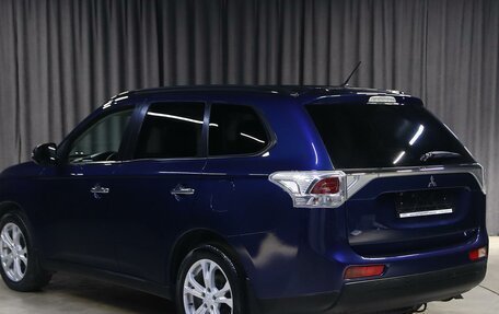Mitsubishi Outlander III рестайлинг 3, 2013 год, 1 149 000 рублей, 4 фотография