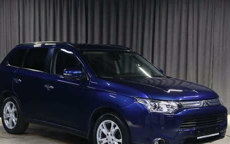 Mitsubishi Outlander III рестайлинг 3, 2013 год, 1 149 000 рублей, 3 фотография