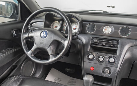 Mitsubishi Outlander III рестайлинг 3, 2006 год, 649 000 рублей, 10 фотография