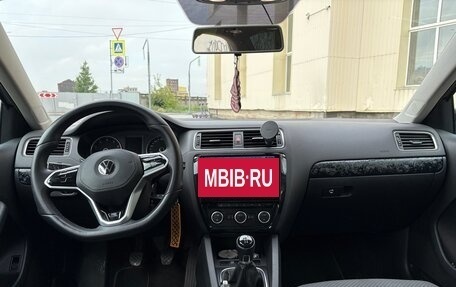 Volkswagen Jetta VI, 2014 год, 950 000 рублей, 11 фотография