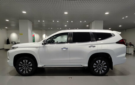 Mitsubishi Montero Sport, 2022 год, 4 400 000 рублей, 12 фотография