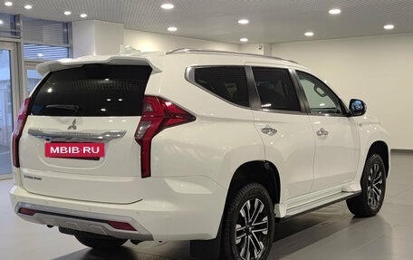 Mitsubishi Montero Sport, 2022 год, 4 400 000 рублей, 9 фотография
