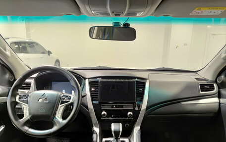 Mitsubishi Montero Sport, 2022 год, 4 400 000 рублей, 18 фотография