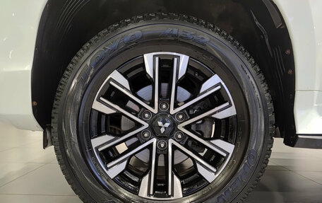 Mitsubishi Montero Sport, 2022 год, 4 400 000 рублей, 22 фотография