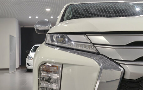 Mitsubishi Montero Sport, 2022 год, 4 400 000 рублей, 21 фотография