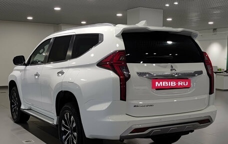 Mitsubishi Montero Sport, 2022 год, 4 400 000 рублей, 11 фотография