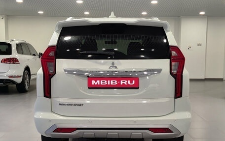 Mitsubishi Montero Sport, 2022 год, 4 400 000 рублей, 10 фотография