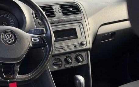 Volkswagen Polo VI (EU Market), 2018 год, 900 000 рублей, 2 фотография