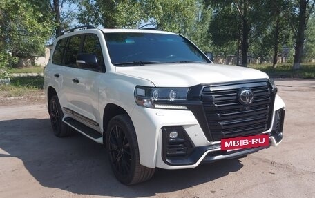 Toyota Land Cruiser 200, 2020 год, 7 980 000 рублей, 4 фотография