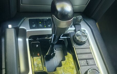 Toyota Land Cruiser 200, 2020 год, 7 980 000 рублей, 22 фотография