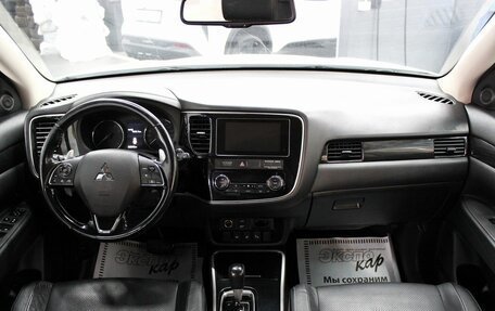Mitsubishi Outlander III рестайлинг 3, 2017 год, 2 100 000 рублей, 11 фотография