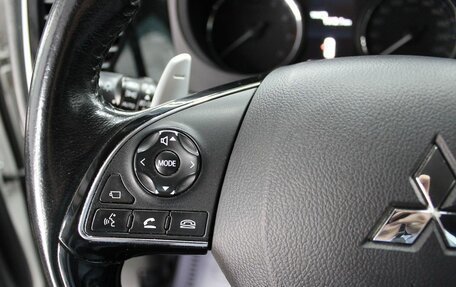 Mitsubishi Outlander III рестайлинг 3, 2017 год, 2 100 000 рублей, 13 фотография