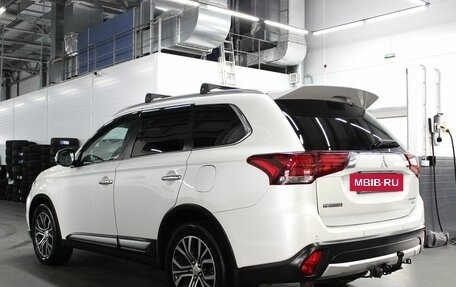 Mitsubishi Outlander III рестайлинг 3, 2017 год, 2 100 000 рублей, 6 фотография