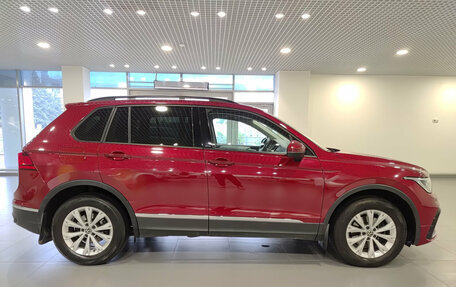 Volkswagen Tiguan II, 2021 год, 2 590 000 рублей, 5 фотография