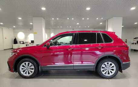 Volkswagen Tiguan II, 2021 год, 2 590 000 рублей, 10 фотография