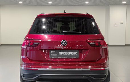 Volkswagen Tiguan II, 2021 год, 2 590 000 рублей, 7 фотография