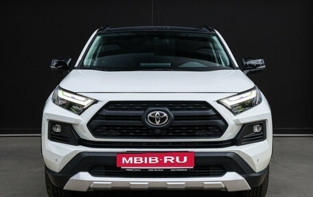 Toyota RAV4, 2024 год, 3 790 000 рублей, 2 фотография