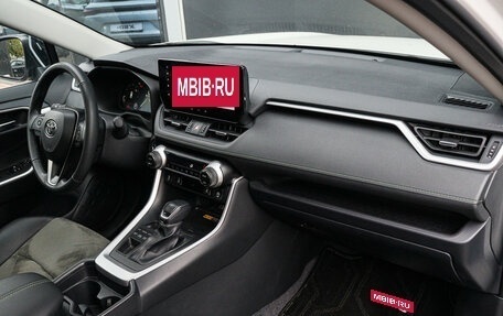 Toyota RAV4, 2024 год, 3 790 000 рублей, 7 фотография