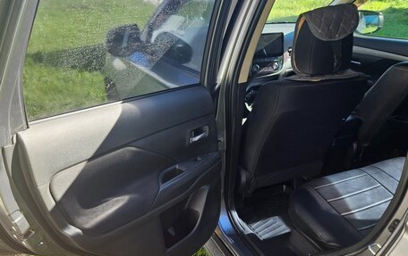 Mitsubishi Outlander III рестайлинг 3, 2012 год, 750 000 рублей, 15 фотография