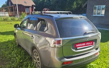 Mitsubishi Outlander III рестайлинг 3, 2012 год, 750 000 рублей, 6 фотография