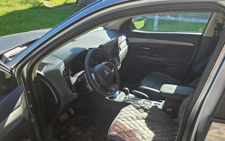 Mitsubishi Outlander III рестайлинг 3, 2012 год, 750 000 рублей, 17 фотография