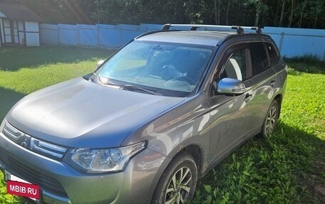 Mitsubishi Outlander III рестайлинг 3, 2012 год, 750 000 рублей, 2 фотография