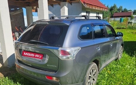 Mitsubishi Outlander III рестайлинг 3, 2012 год, 750 000 рублей, 7 фотография
