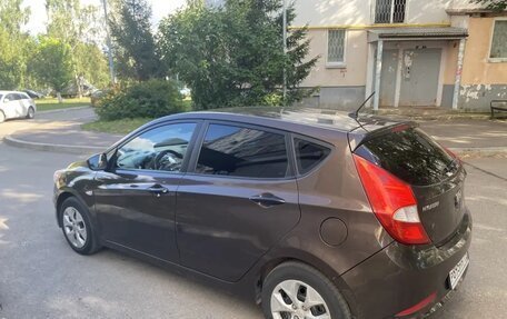 Hyundai Solaris II рестайлинг, 2015 год, 750 000 рублей, 3 фотография