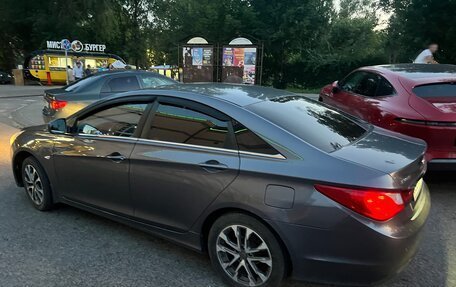 Hyundai Sonata VI, 2011 год, 690 000 рублей, 5 фотография