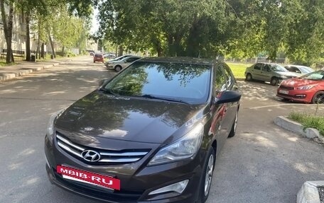Hyundai Solaris II рестайлинг, 2015 год, 750 000 рублей, 2 фотография