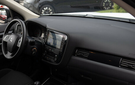 Mitsubishi Outlander III рестайлинг 3, 2022 год, 2 288 000 рублей, 6 фотография