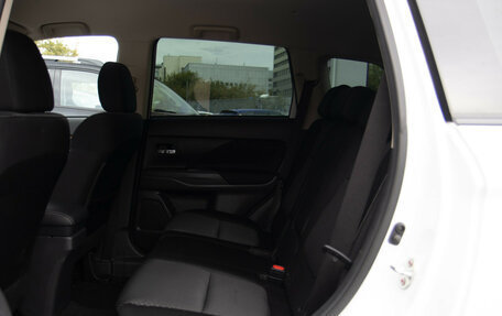 Mitsubishi Outlander III рестайлинг 3, 2022 год, 2 288 000 рублей, 7 фотография