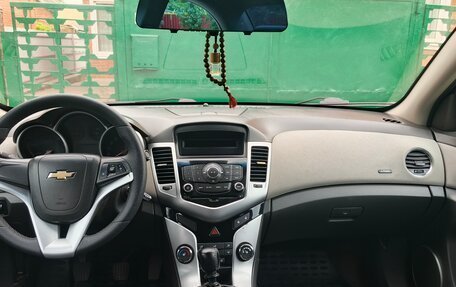 Chevrolet Cruze II, 2010 год, 480 000 рублей, 5 фотография