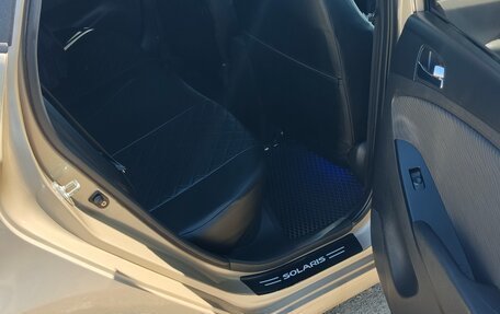 Hyundai Solaris II рестайлинг, 2011 год, 580 000 рублей, 20 фотография