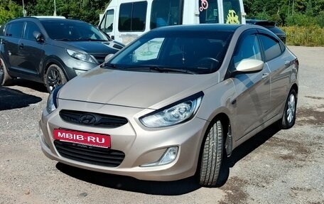 Hyundai Solaris II рестайлинг, 2011 год, 580 000 рублей, 10 фотография
