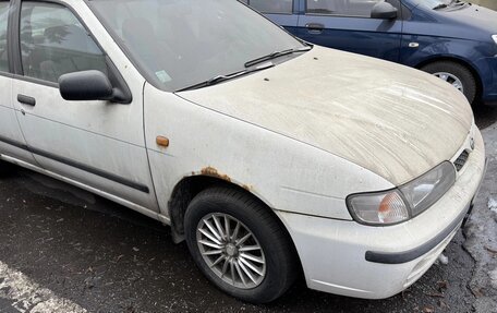 Nissan Almera, 1998 год, 300 000 рублей, 4 фотография