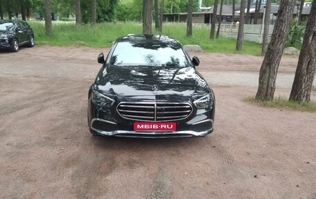 Mercedes-Benz E-Класс, 2021 год, 4 950 000 рублей, 1 фотография