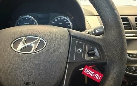 Hyundai Solaris II рестайлинг, 2015 год, 999 000 рублей, 25 фотография