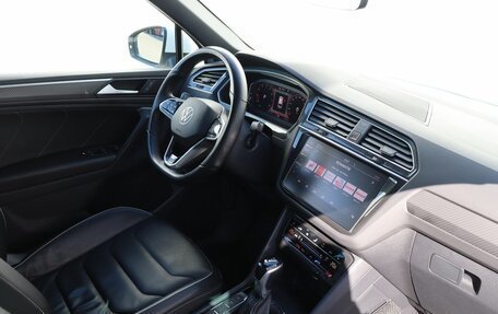 Volkswagen Tiguan II, 2021 год, 3 699 000 рублей, 10 фотография