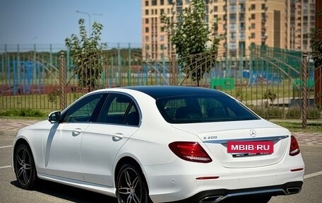 Mercedes-Benz E-Класс, 2019 год, 3 290 000 рублей, 12 фотография